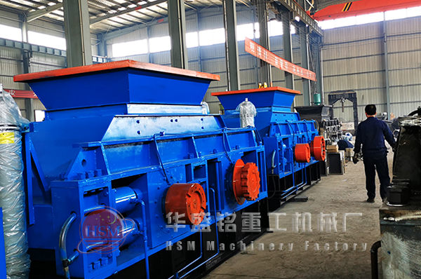 雙(shuang)齒輥(gun)破(po)碎(sui)機(ji)圖片