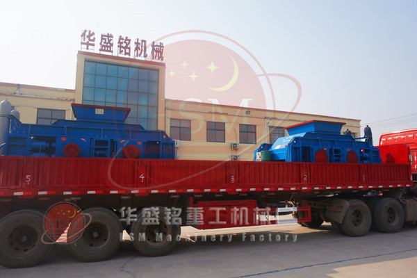 雙齒(chi)輥(gun)破碎(sui)機(ji)圖(tu)片(pian)