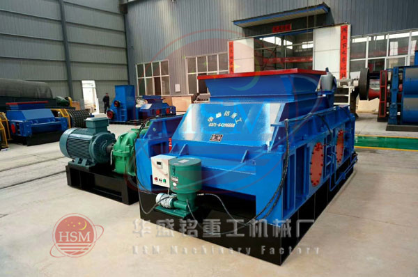 對(dui)輥破碎機(ji)圖(tu)片(pian)