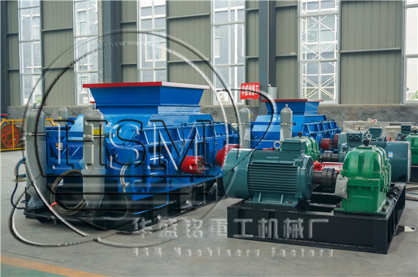 對(dui)輥破碎機(ji)圖(tu)片