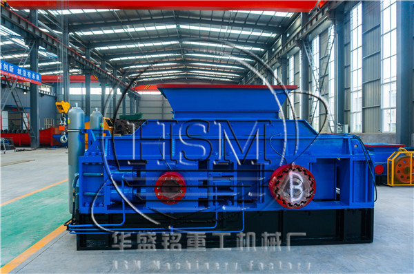 雙(shuang)齒輥(gun)破(po)碎(sui)機(ji)圖(tu)片(pian)